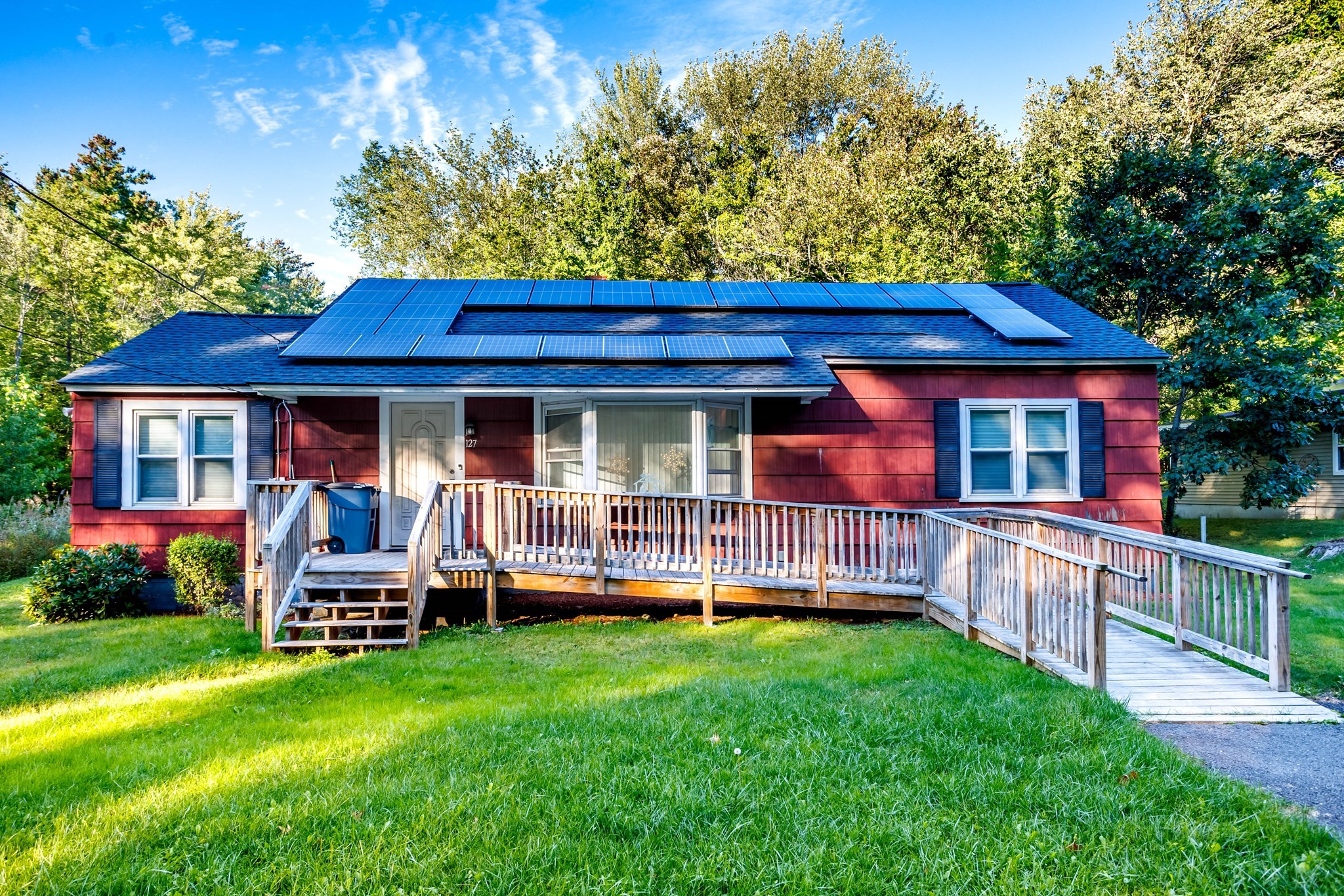 3-bed Single Family at 127 Pleasant St, Lunenburg