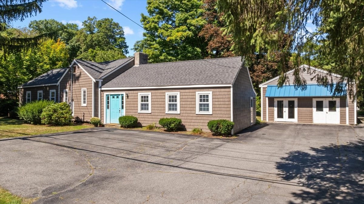 3-bed Single Family at 216 Boston Rd, Southborough