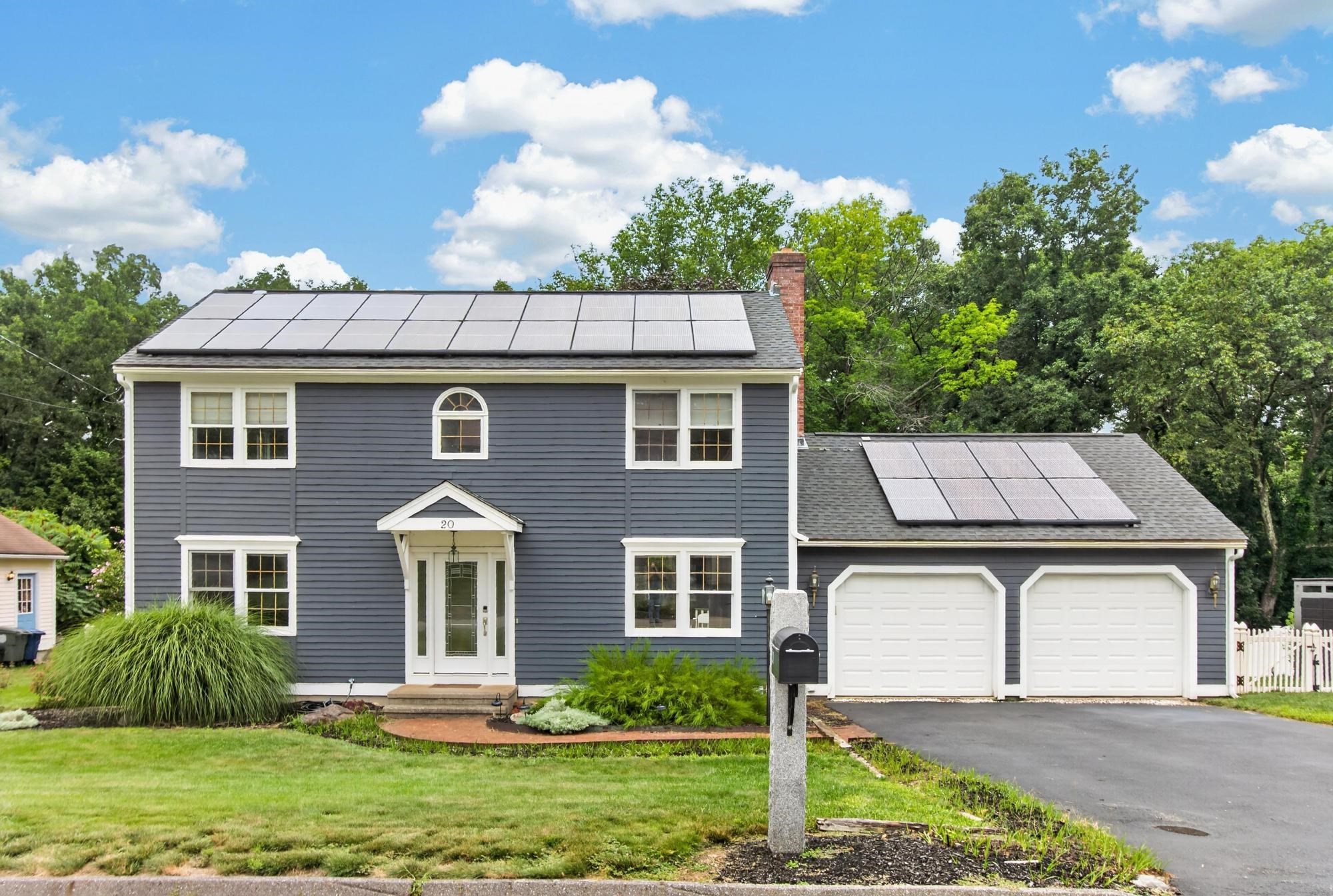 3-bed Single Family at 20 Indian Ridge Dr, Leominster
