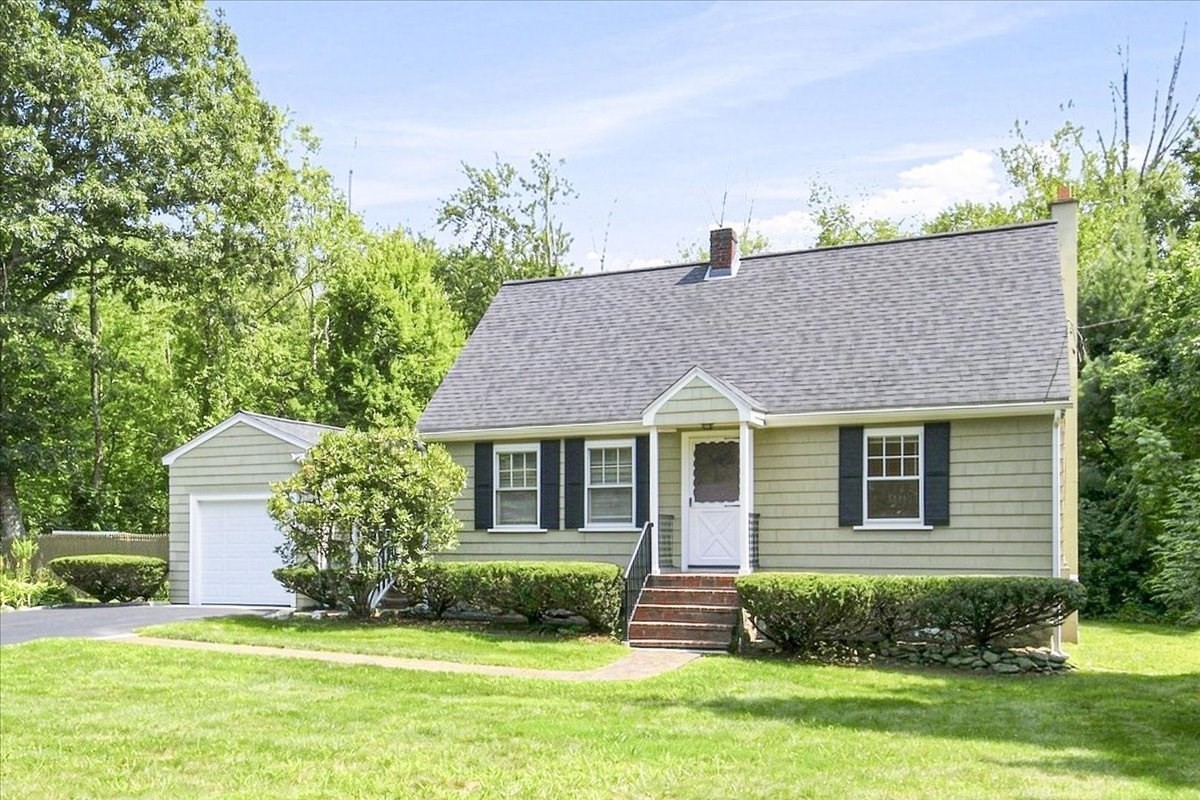 3-bed Single Family at 924 Washington St, Franklin
