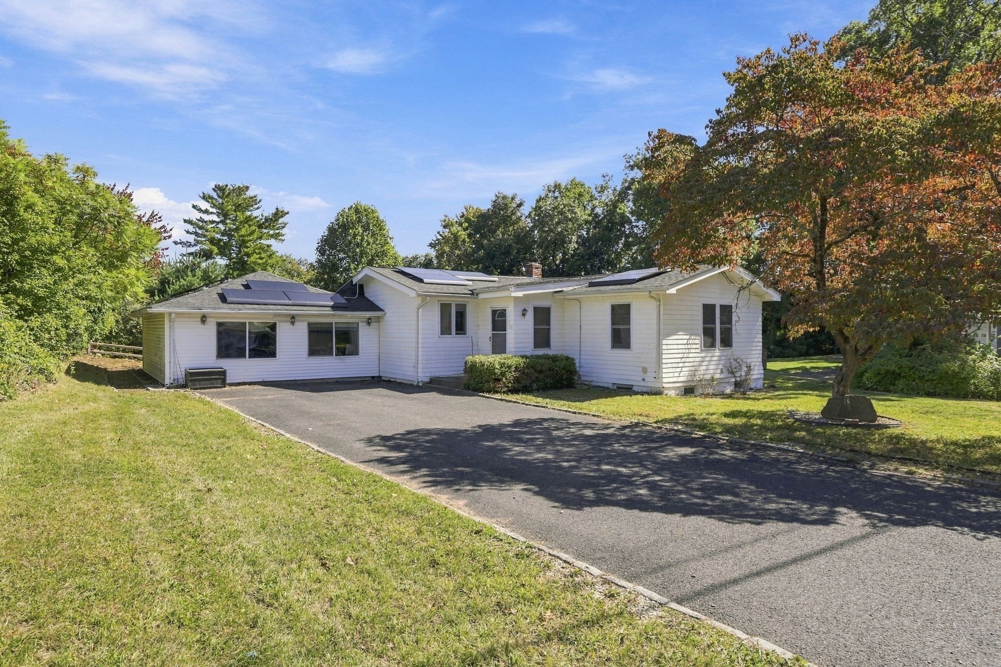 3-bed Single Family at 16 Oak St, Southwick