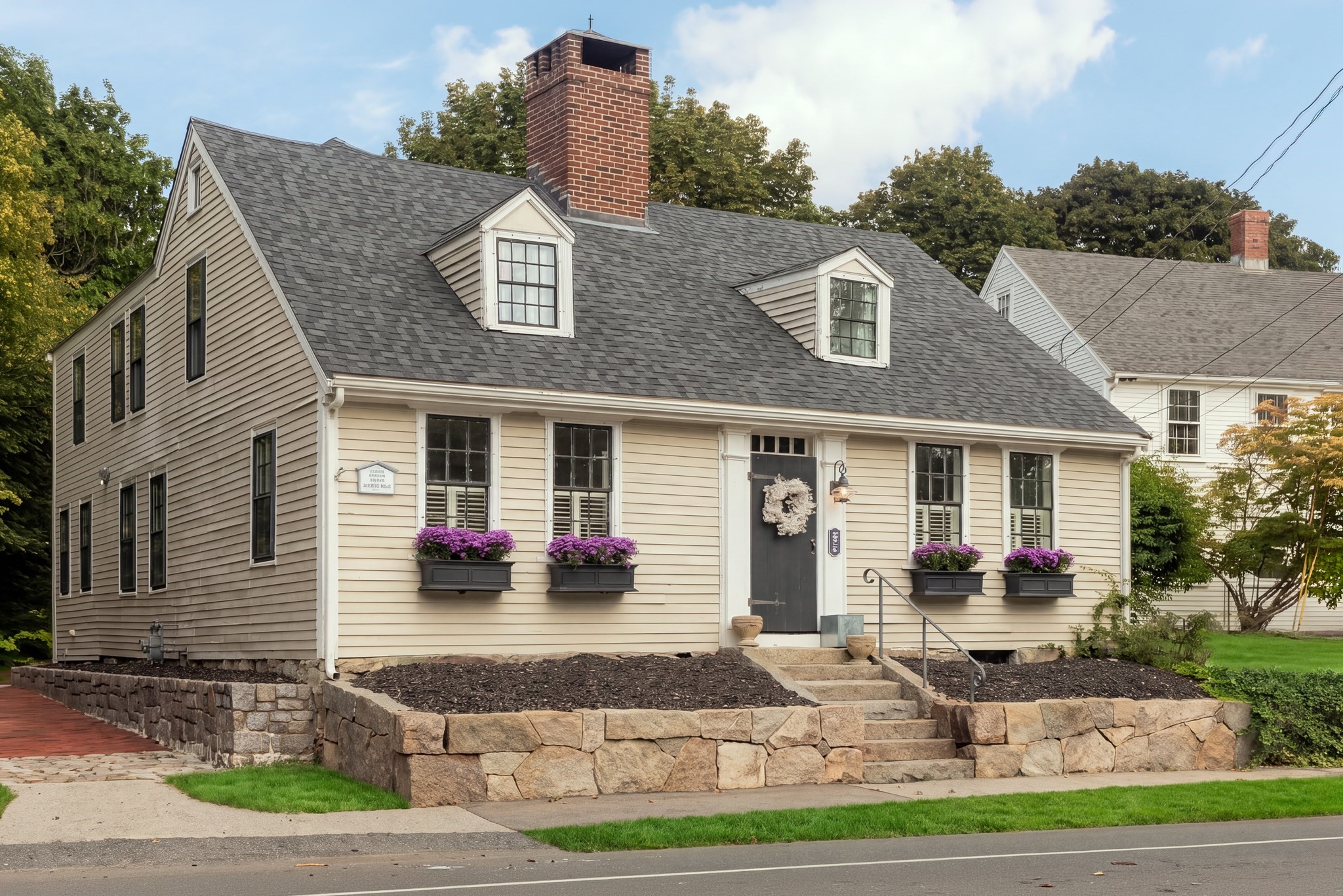 4-bed Single Family at 217 North St, Hingham