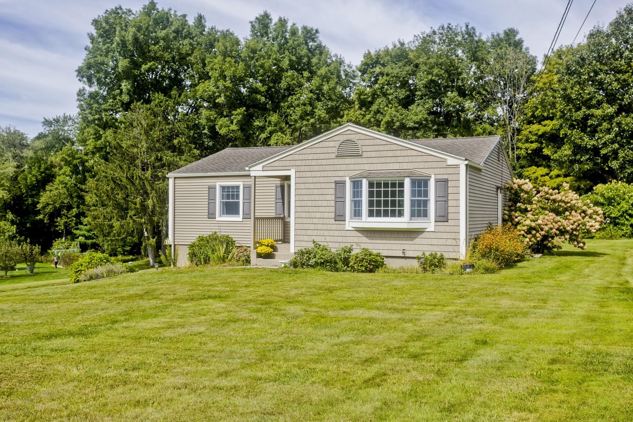 3-bed Single Family at 14 Echo Valley Dr, Hampden