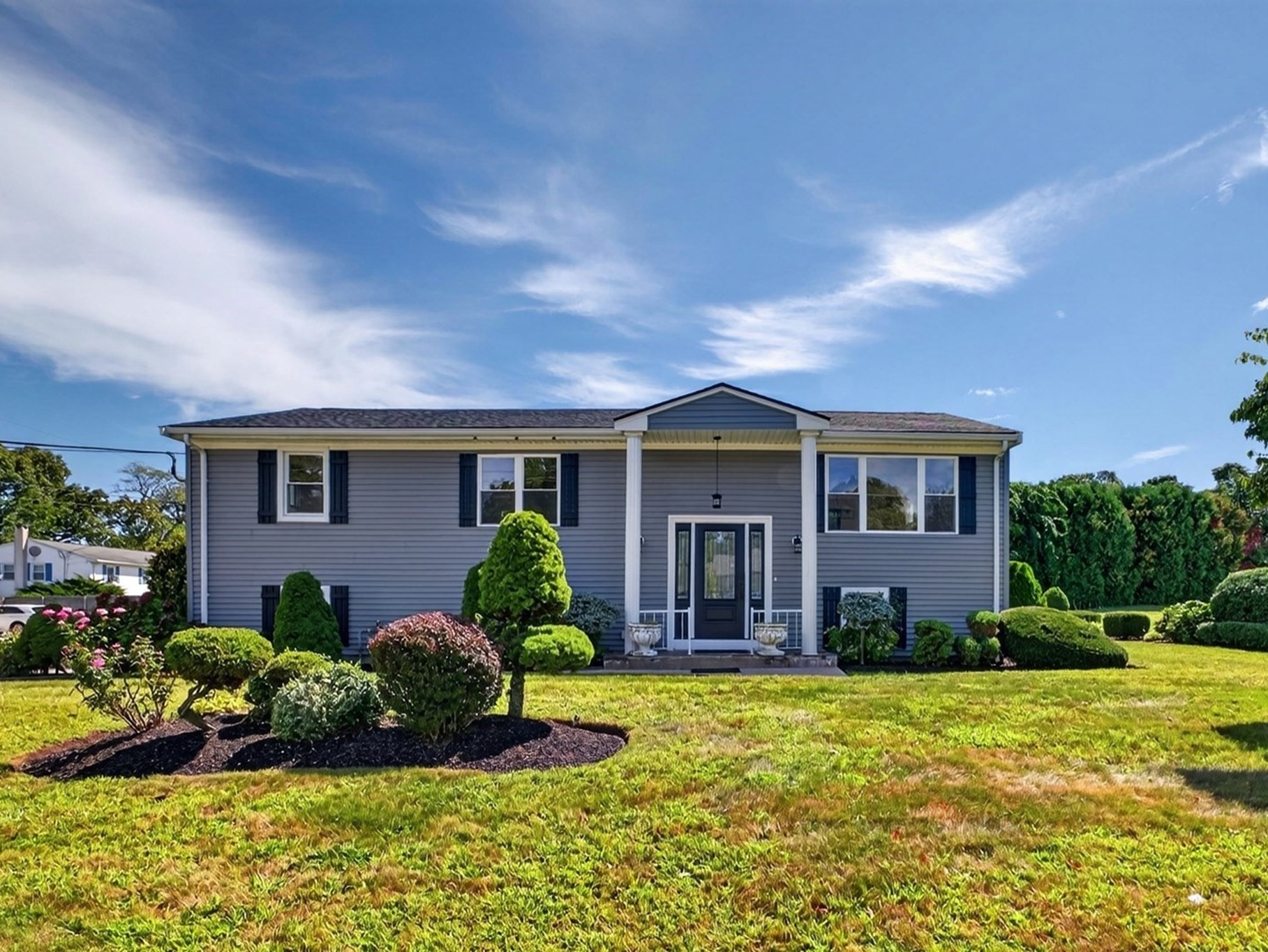 3-bed Single Family at 585 N Eastern Ave, Fall River