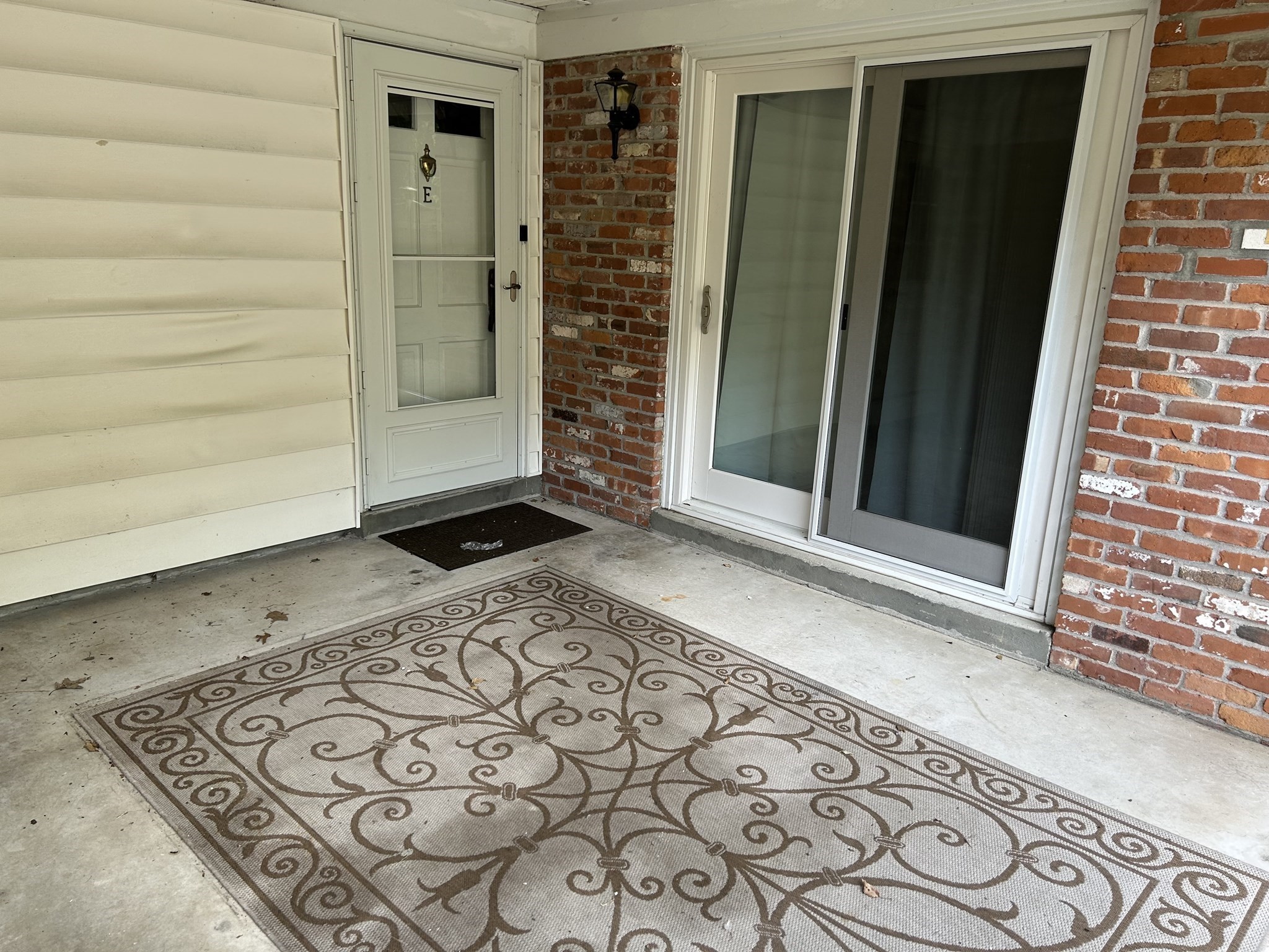 2-bed Condo at 40 Halifax, Springfield