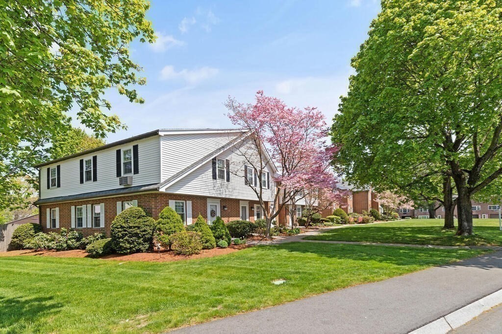 2-bed Condo at 72 E Water St # 72, North Andover