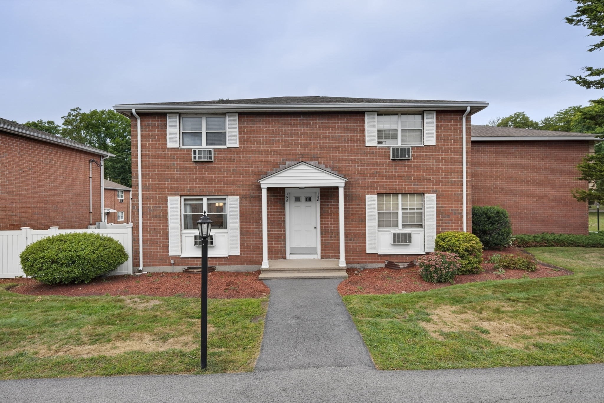 Condomínio de 2 quartos em 156 Kingston St # 156, North Andover