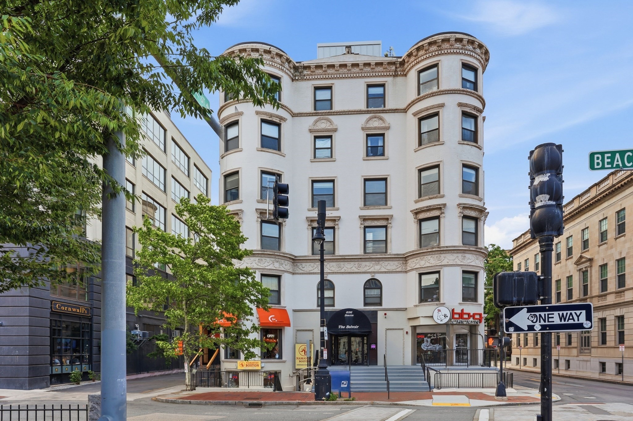 2-bed Condo at 636 Beacon St # 206, Boston