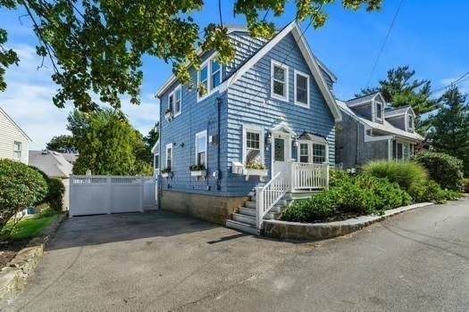 3-bed Single Family at 12 Colby Way, Nahant