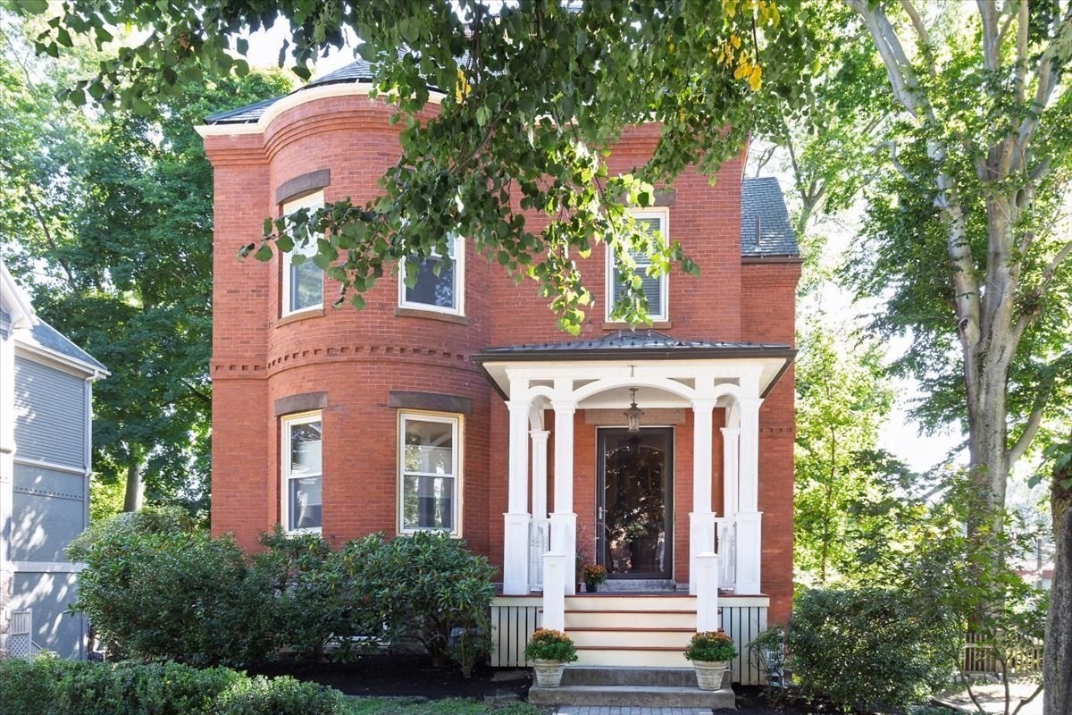 Condomínio de 2 quartos em 16 Kent Sq. # 2, Brookline