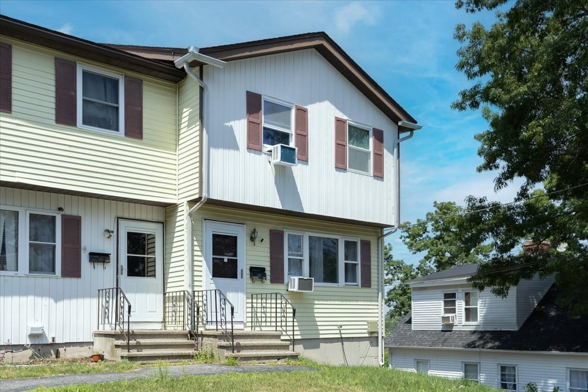 2-bed Condo at 47 Kent St # A, Lawrence
