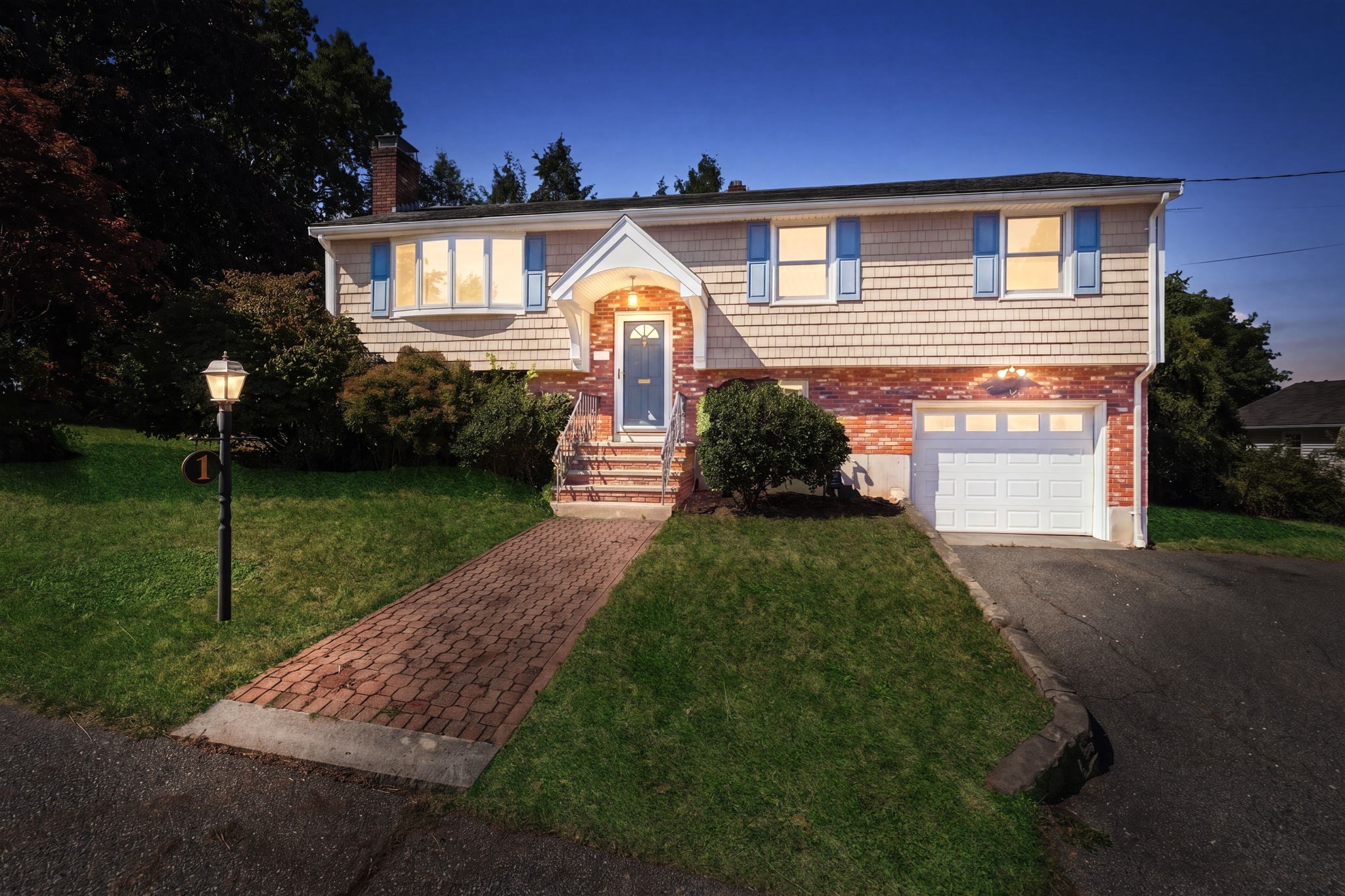 4-bed Single Family at 1 Lisa Drive, Woburn