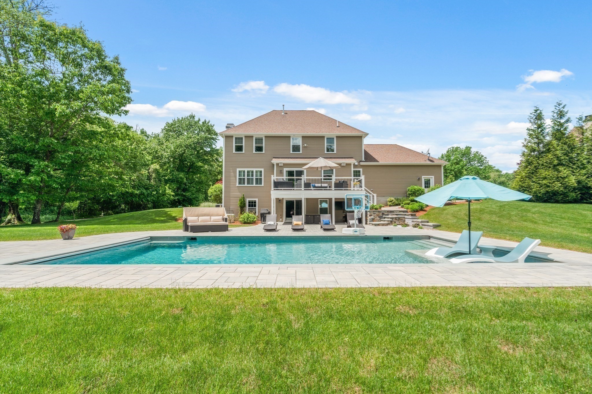 3-bed Single Family at 5 Clinton Dr, Rehoboth