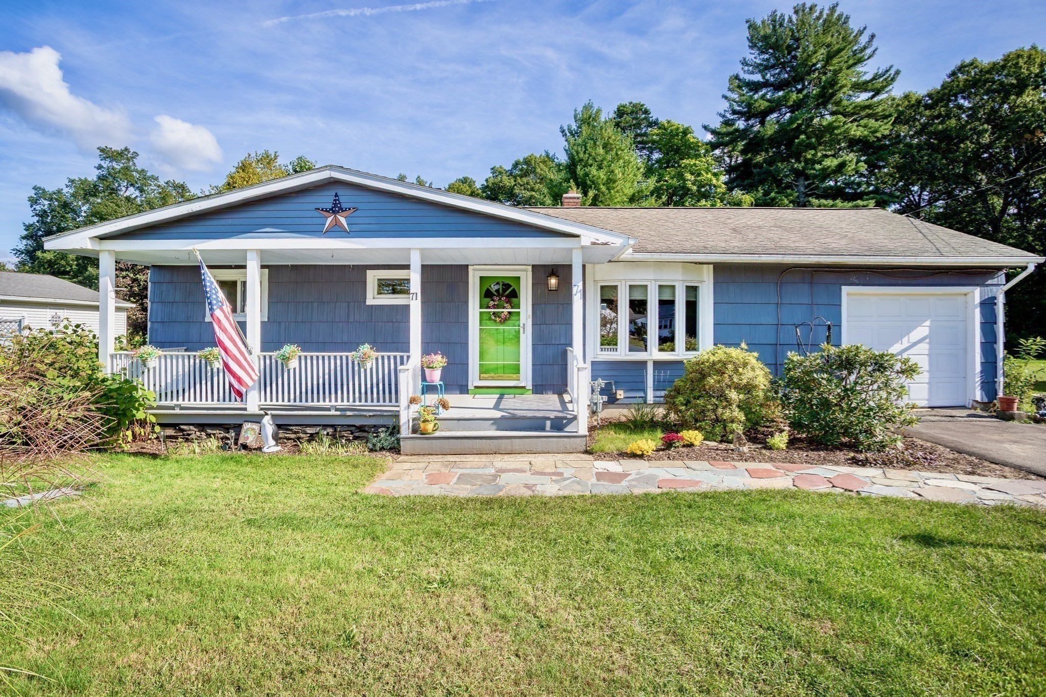 Casa Unifamiliar de 2 quartos em 71 Birch Bluffs Drive, Westfield