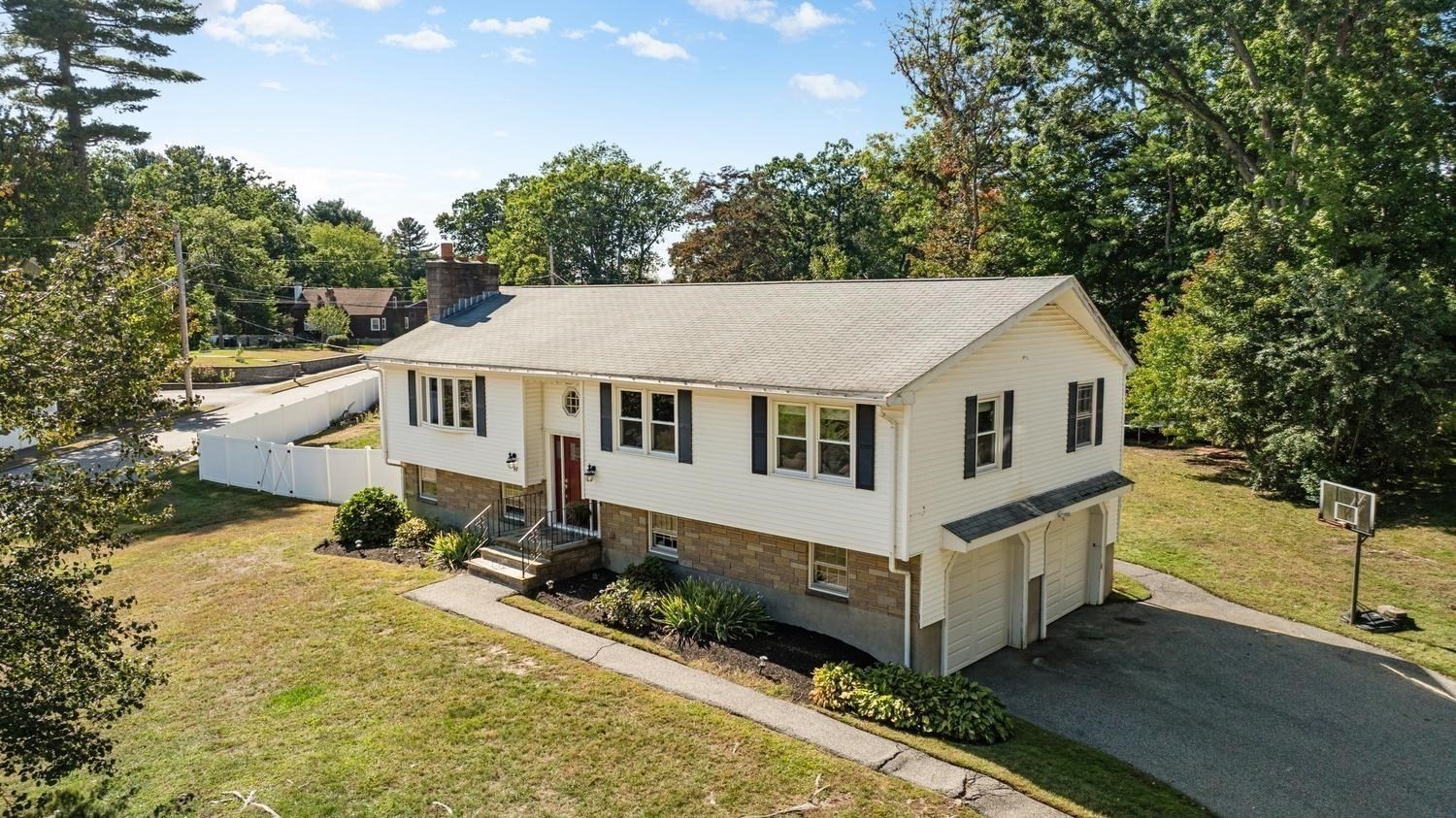 3-bed Single Family at 48 Marcia Rd, Wilmington