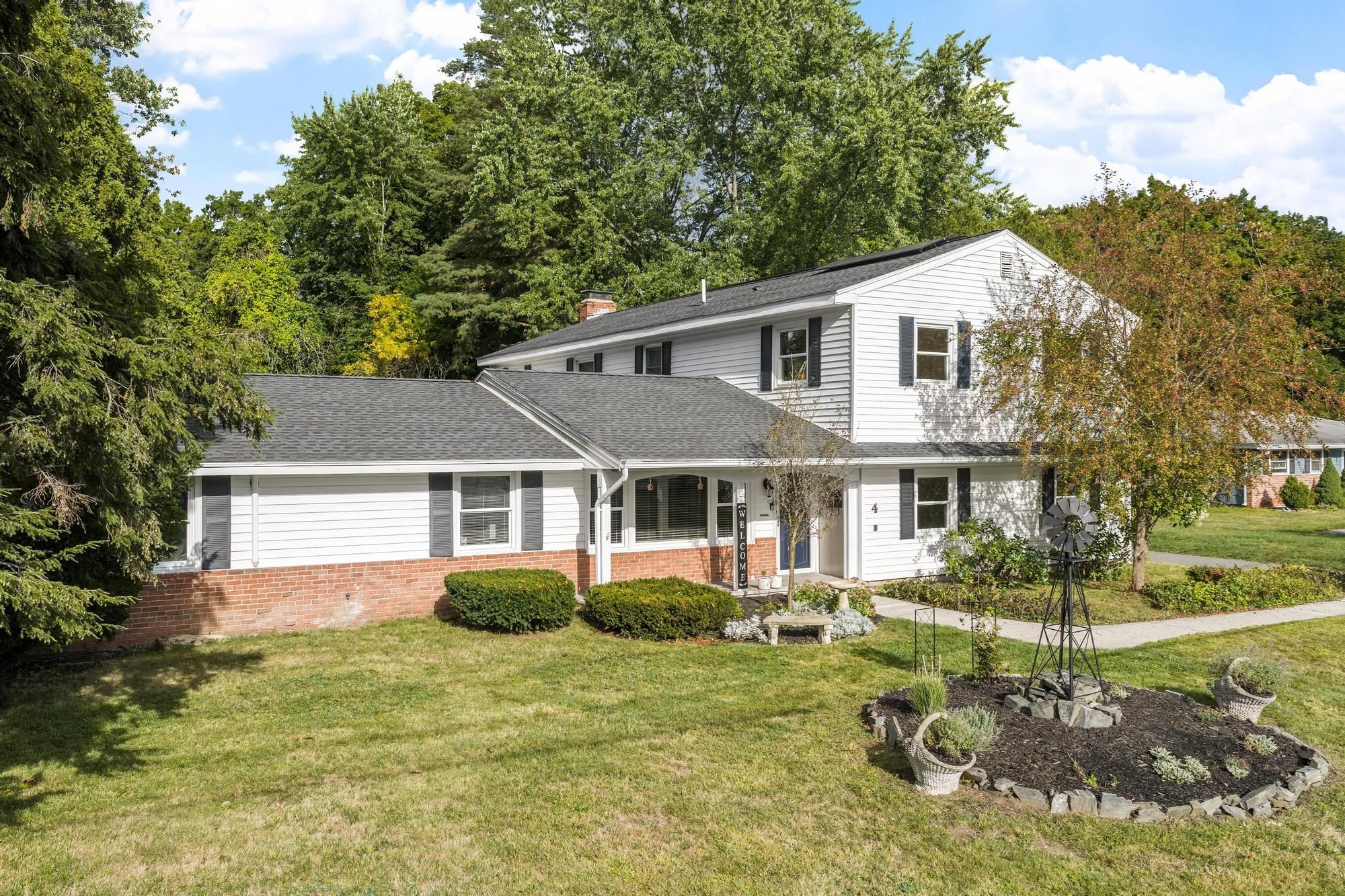 6-bed Single Family at 4 Derringer Rd, Chelmsford