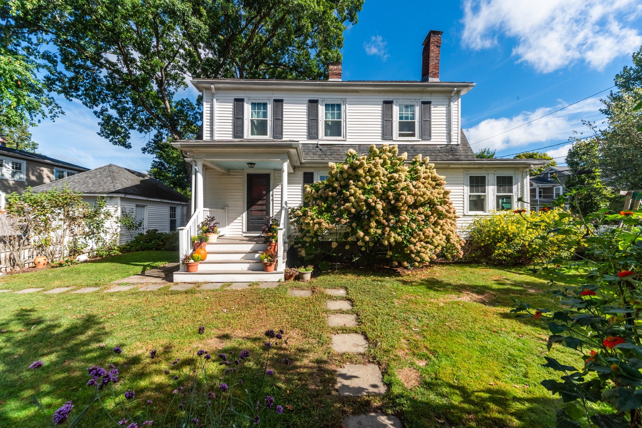 3-bed Single Family at 3 Parmenter Ter, Newton