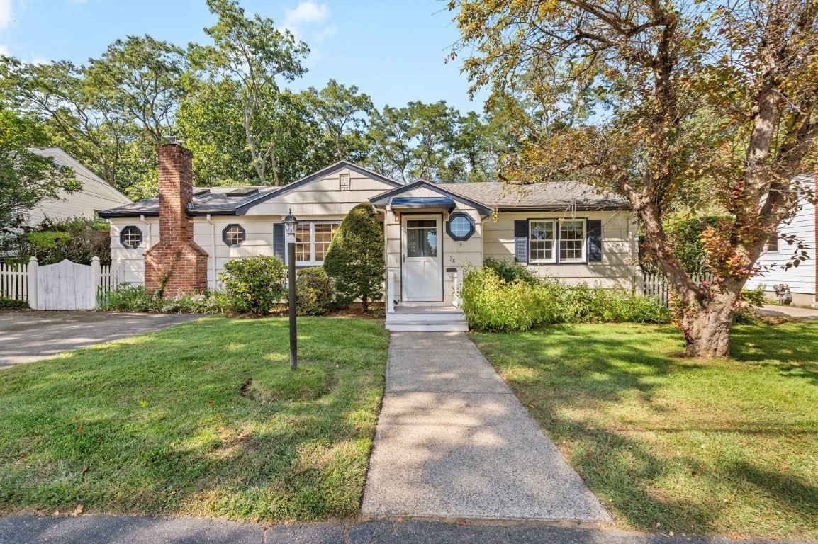2-bed Single Family at 78 Spring View Dr, Lynn