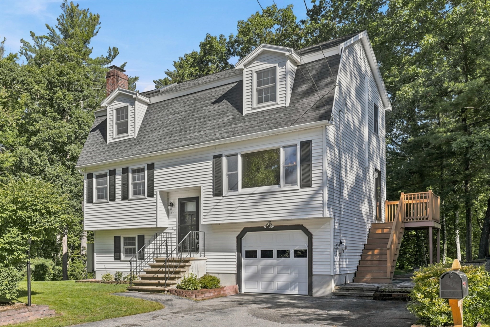 4-bed Single Family at 21 Pumpkin Lane, Tewksbury