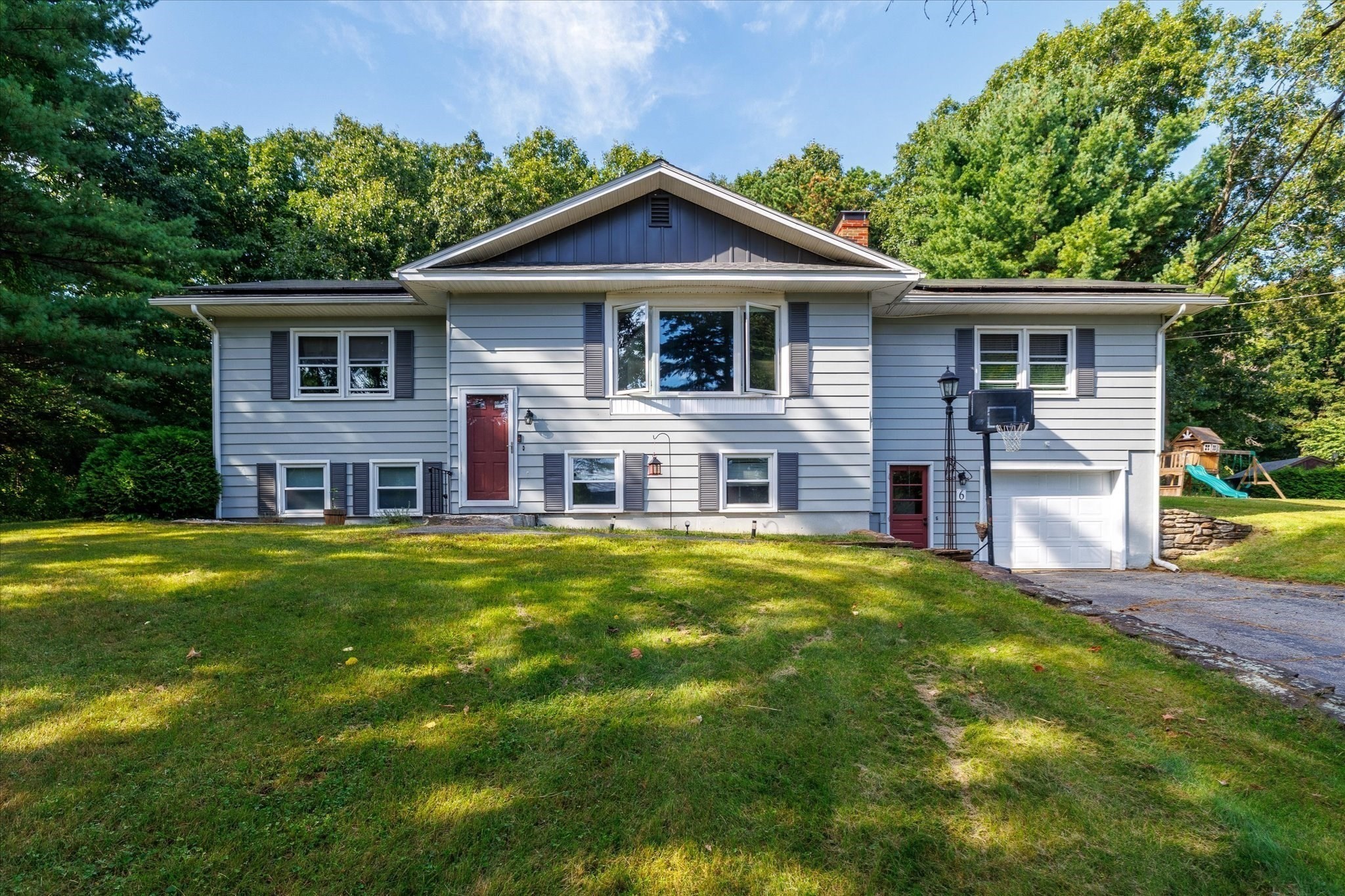 3-bed Single Family at 6 Hadley Path, West Brookfield