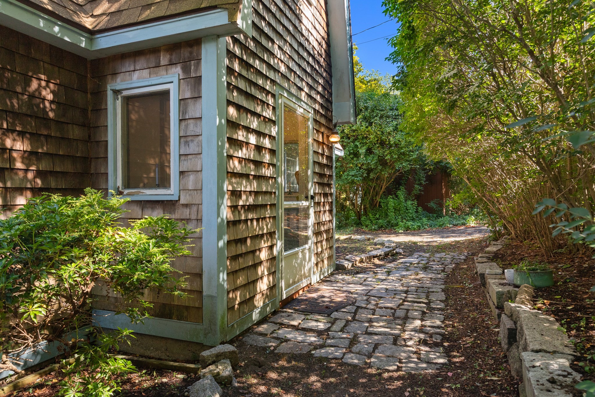 2-bed Single Family at 3 Rockwood Ln, Gloucester