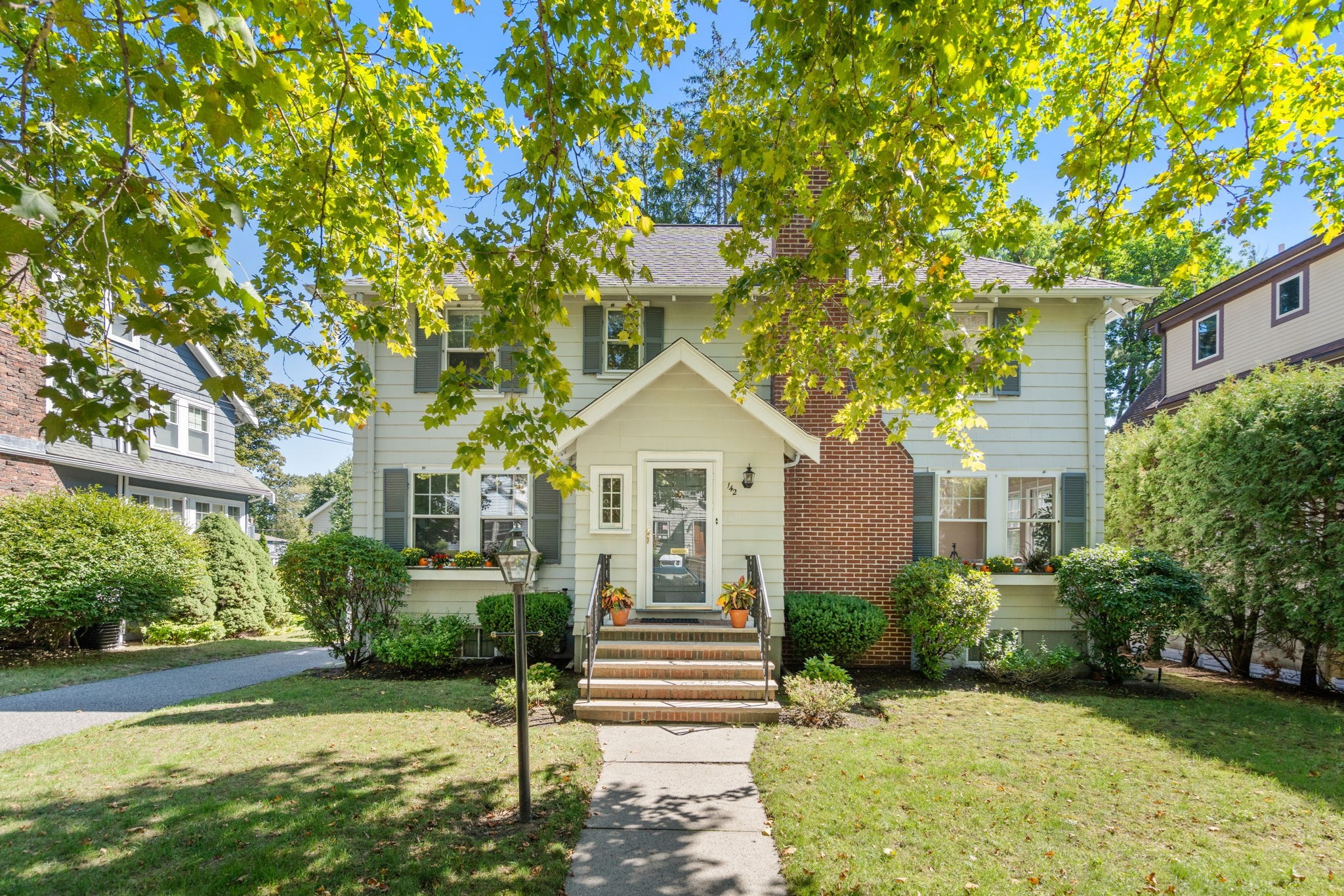 Casa Unifamiliar de 3 quartos em 142 Claflin Street, Belmont