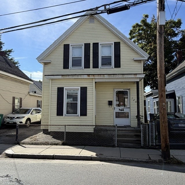 3-bed Single Family at 126 W 6th St., Lowell