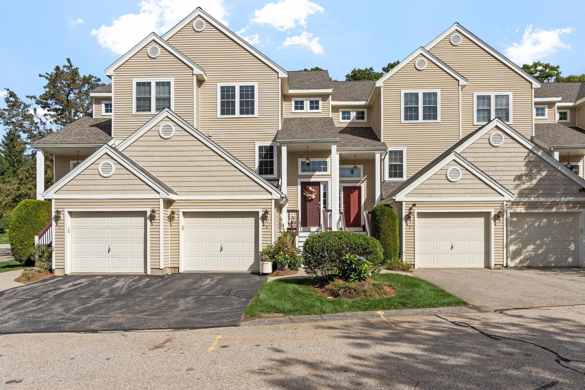 2-bed Condo at 3 Robert Cir # 3, Grafton