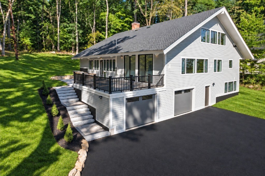 6-bed Single Family at 8 Irene Rd, Bedford