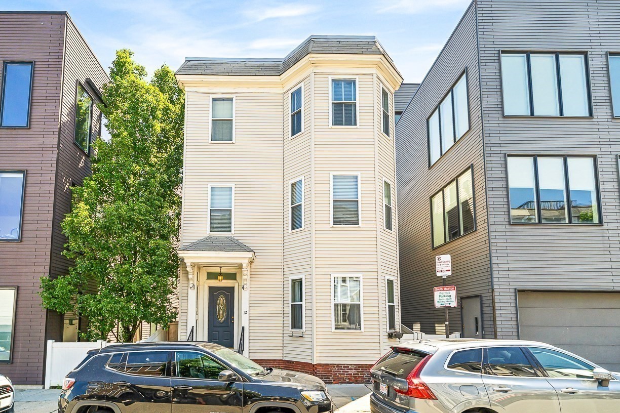 Condomínio de 2 quartos em 12 I St # 1, Boston