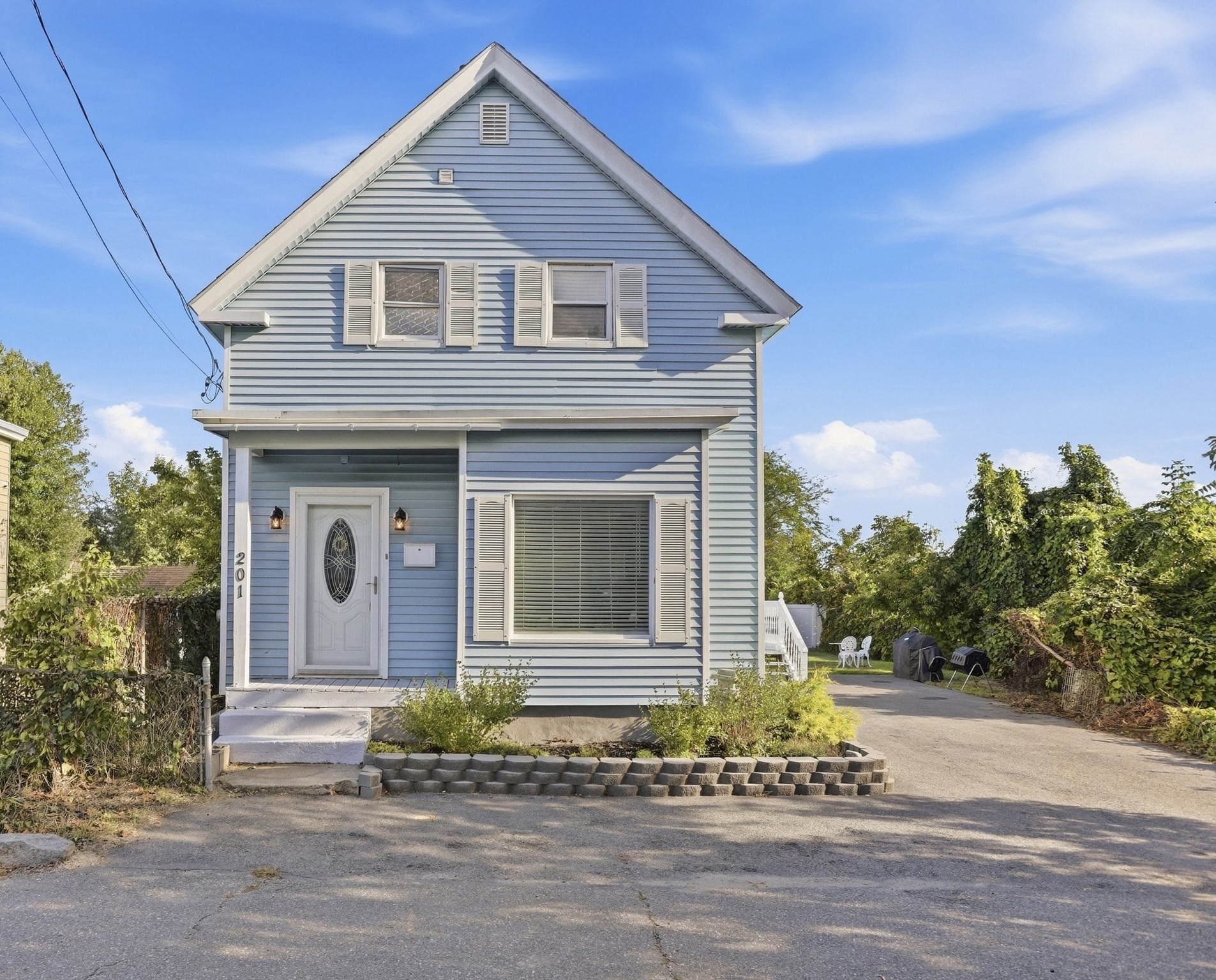 4-bed Single Family at 201 W Manchester St, Lowell