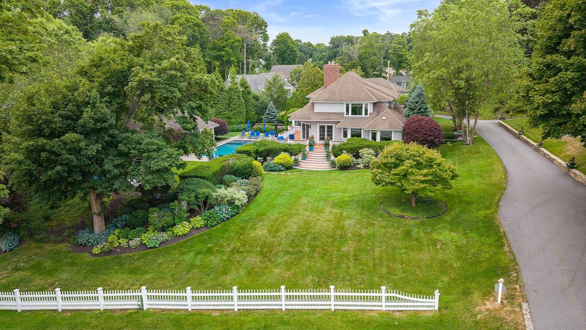 4-bed Single Family at 1 Anchorage Ln, Marblehead