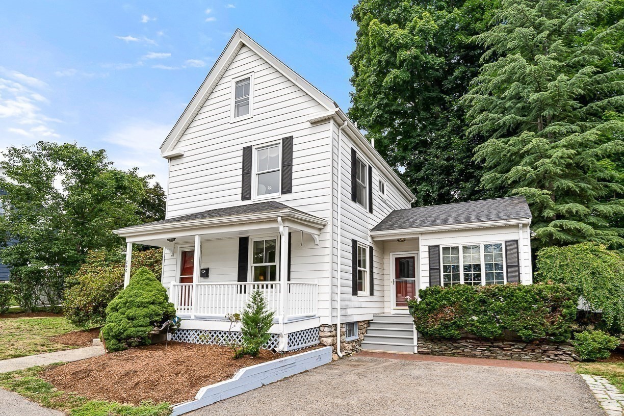3-bed Single Family at 296 Linden St., Wellesley