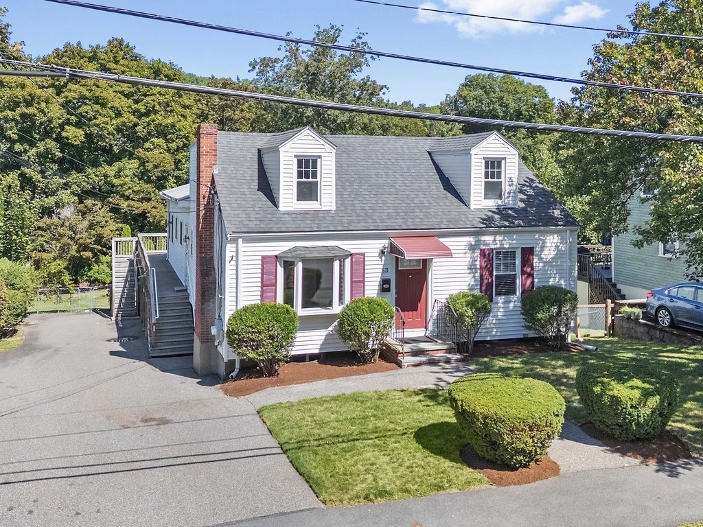 Casa Unifamiliar de 5 quartos em 63 Rockridge Road, Waltham