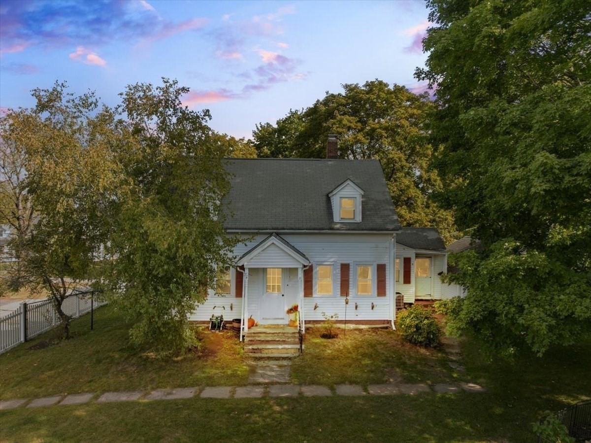 Casa Unifamiliar de 3 habitaciones en 24 School Street, Walpole