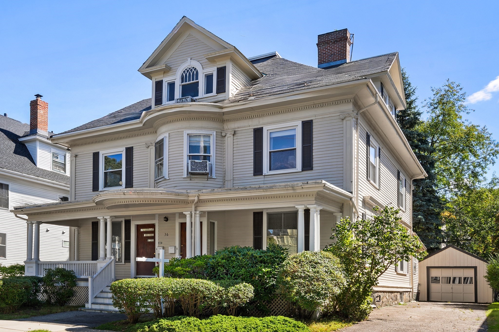 Multifamiliar de 8 quartos em 36 Columbia St, Brookline
