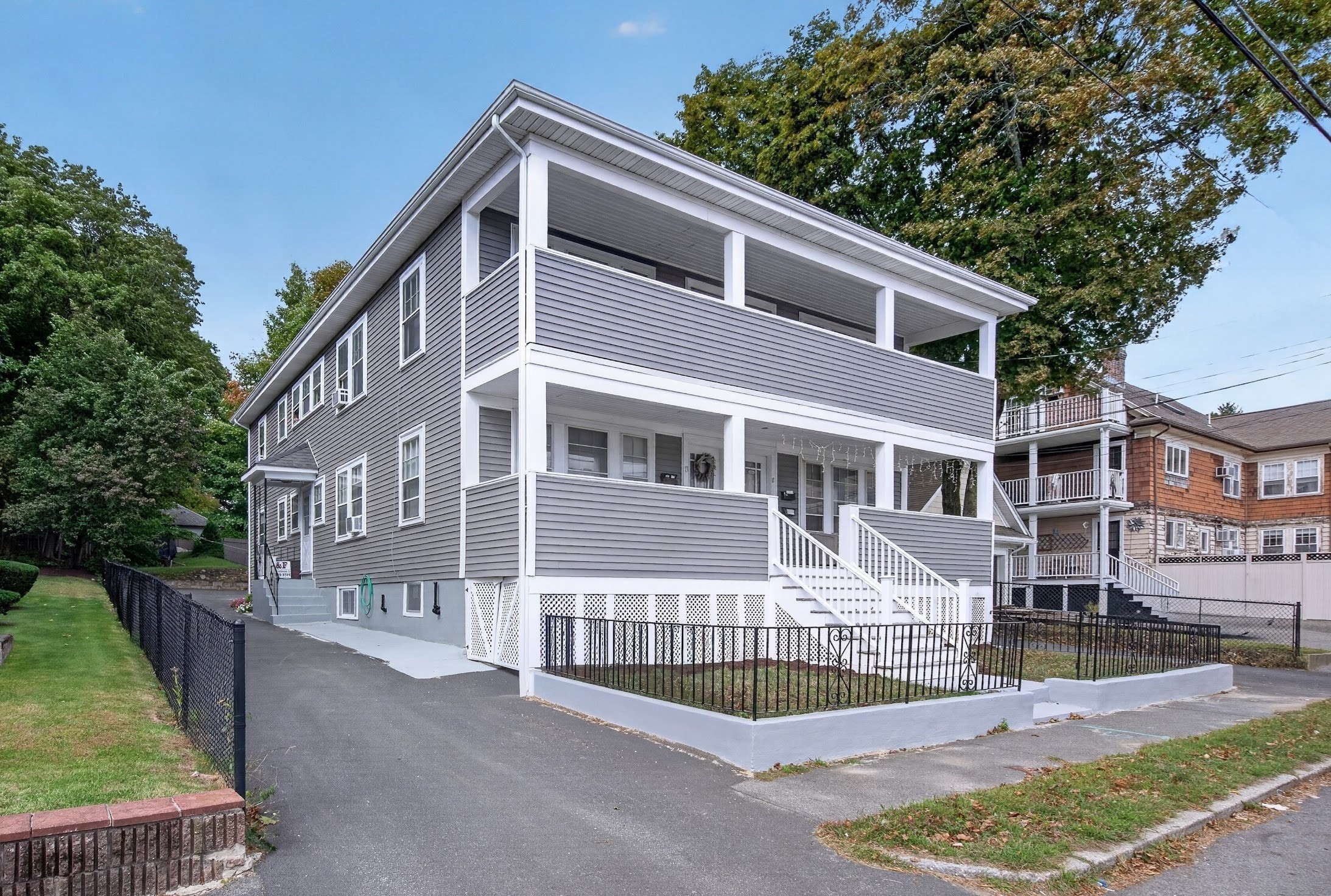 Multifamiliar de 8 quartos em 9-13 Nathan Rd, Waltham