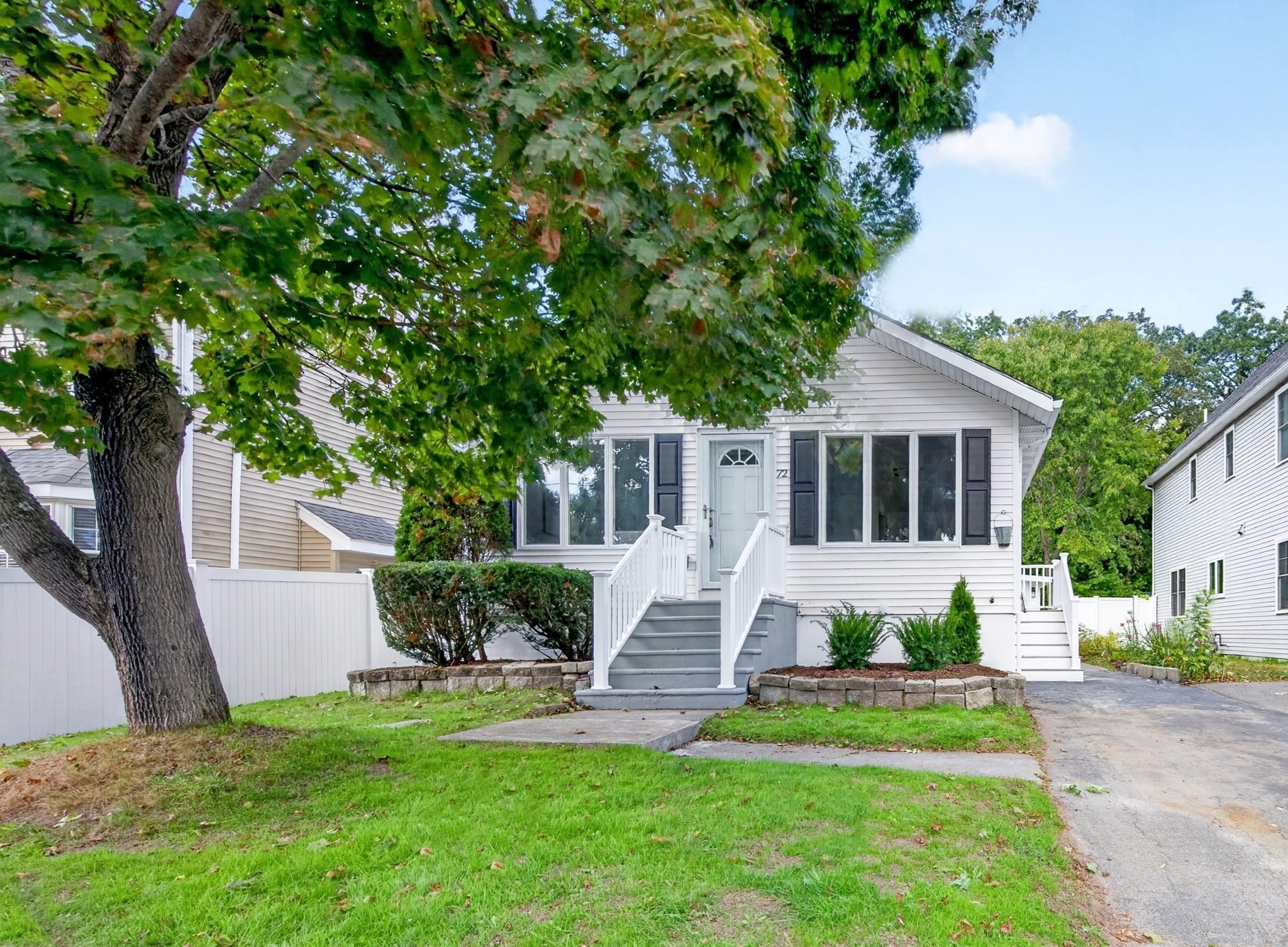 Casa Unifamiliar de 4 quartos em 72 Arcadia Ave, Waltham