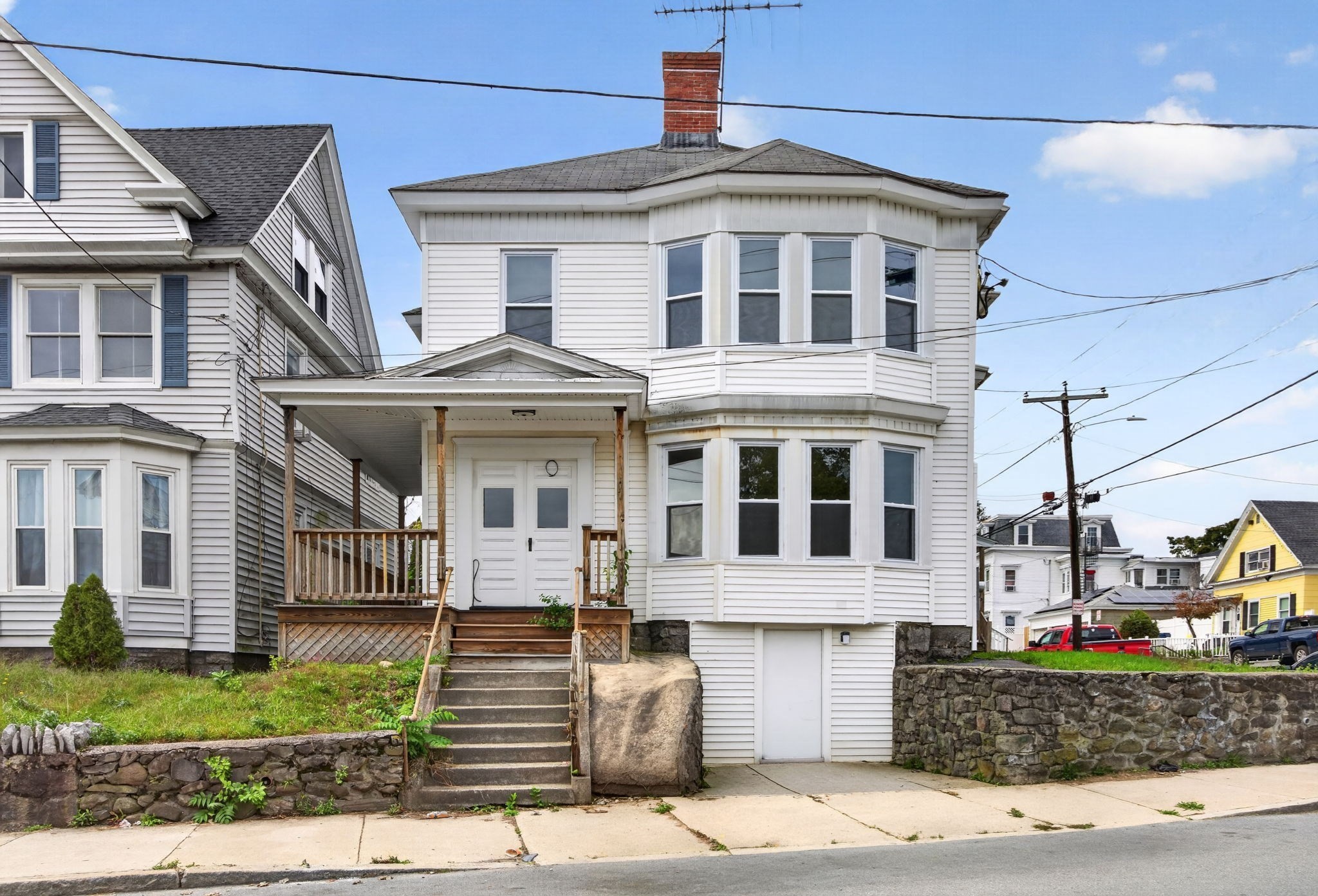 Multifamiliar de 6 quartos em 16 Berkeley St, Lawrence