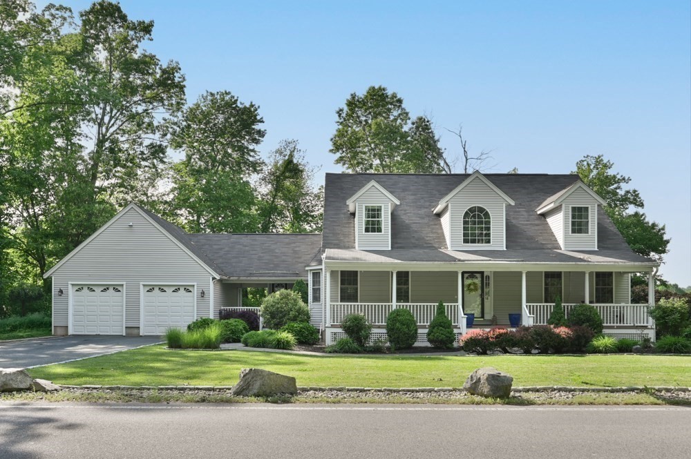 4-bed Single Family at 10 Valley Rd, Danvers