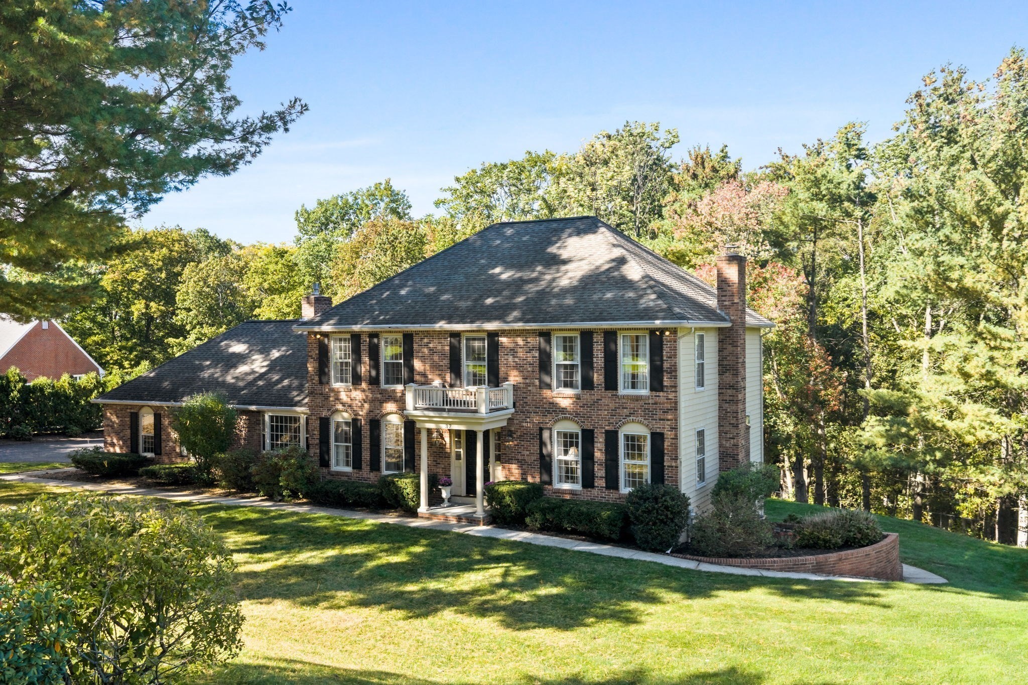 4-bed Single Family at 37 Smithshire Est, Andover