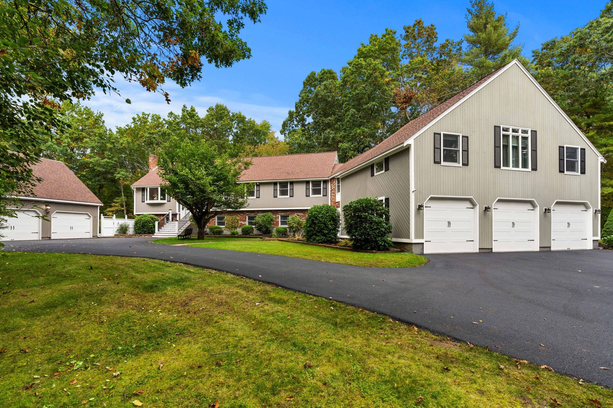 5-bed Single Family at 202 Lacy St, North Andover