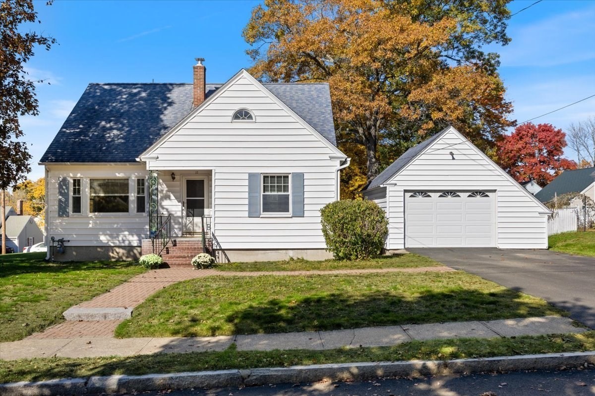 4-bed Single Family at 12 Emery St, Methuen